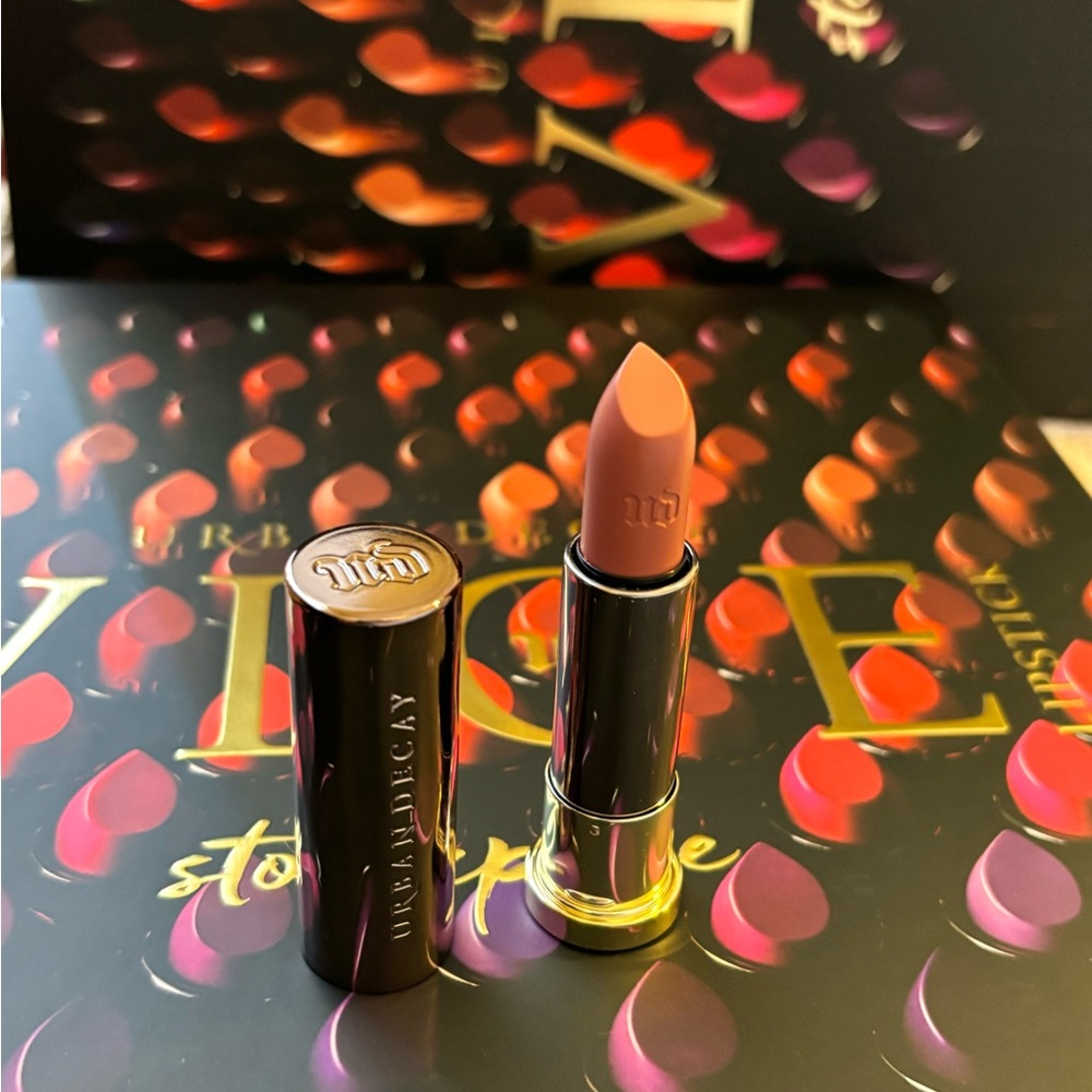 ✨New✨Urban Decay VICE Lipstick - ✨Sheer Liar✨Last one!